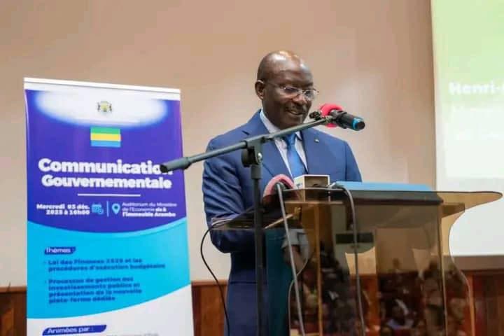 Vice-Président du Gouvernement intérimaire, M. Henri-Claude OYIMA